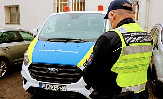Der Kommunale Ordnungsdienst arbeitet in Detmold eng mit der Polizei zusammen. Nun soll sich Horn-Bad Meinberg anschließen. Gehört Lage bald auch dazu? - Archivfoto: Janet König