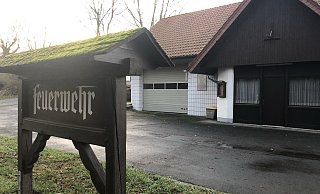 Das Feuerwehrgerätehaus in Talle entspricht nicht mehr den Anforderungen. Ob und in welchem Umfang dort neu gebaut werden kann, wird sich im kommenden Jahr entscheiden. Dann könnte auch ein Multifunktionshaus zur Debatte stehen.  - Till Brand