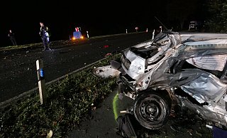 Verhängnisvolle Kurve: Erneut ist in Schönemark auf der B239 ein schwerer Verkehrsunfall - diesmal mit tödlichem Ausgang - passiert. - Jost Wolf