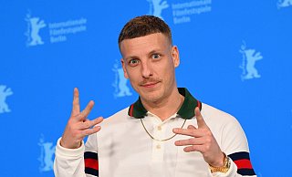 Comedian und Podcaster Felix Lobrecht. (Archivbild) - Jens Kalaene/dpa