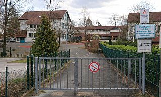 Um den Rechtsanspruch auf Ganztagsbetreuung umsetzen zu können, soll an der Grundschule Asemissen ein Anbau mit Gruppenräumen und Mensa entstehen. Foto: Martin Düsterberg - Martin Düsterberg Um den Rechtsanspruch auf Ganztagsbetreuung umsetzen zu können, soll an der Grundschule Asemissen ein Anbau mit Gruppenräumen und Mensa entstehen. Foto: Martin Düsterberg - Martin Düsterberg