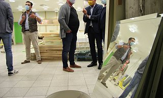 Der Kaiserhof am Langen Steinweg stand lange Zeit leer. Zuletzt war in den Geschäftsräumen eine "Ihr Platz"-Filiale untergebracht. - Seda Hagemann