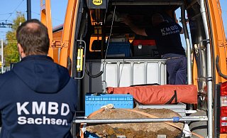 Die entschärfte 250-Kilogramm-Bombe aus dem Zweiten Weltkrieg liegt nach der Entschärfung in einem Transporter des Sächsischen Kampfmittelbeseitigungsdienstes. - Robert Michael/dpa Die entschärfte 250-Kilogramm-Bombe aus dem Zweiten Weltkrieg liegt nach der Entschärfung in einem Transporter des Sächsischen Kampfmittelbeseitigungsdienstes. - Robert Michael/dpa