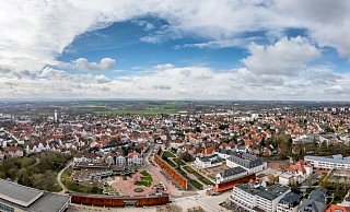 Die Suche nach der Führungskraft, die auch die Geschäftsführung des Staatsbades übernehmen soll, läuft über die Personalagentur „Rochus Mummert". - Torben Gocke Die Suche nach der Führungskraft, die auch die Geschäftsführung des Staatsbades übernehmen soll, läuft über die Personalagentur „Rochus Mummert". - Torben Gocke