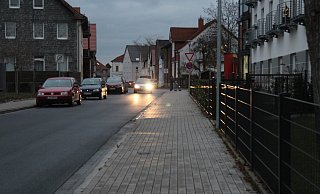 Schräg gegenüber des Karolinenheims sollen zwei Notparkplätze eingerichtet werden, so ein Bürgerantrag. - Cordula Gröne(LZ) Schräg gegenüber des Karolinenheims sollen zwei Notparkplätze eingerichtet werden, so ein Bürgerantrag. - Cordula Gröne(LZ)