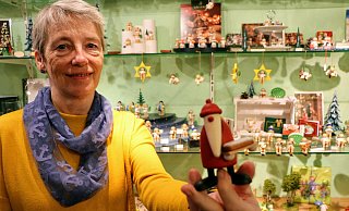 Tradition trifft auf Moderne. Die Erzgebirgs-Engel von Wendt & Kühn sind des Sammlers begehrteste Stücke. Aber auch das Handwerk im Erzgebirge geht mit der Mode, so wie der coole Nikolaus samt Stollengebäck von Köhler. - Yvonne Glandien Tradition trifft auf Moderne. Die Erzgebirgs-Engel von Wendt & Kühn sind des Sammlers begehrteste Stücke. Aber auch das Handwerk im Erzgebirge geht mit der Mode, so wie der coole Nikolaus samt Stollengebäck von Köhler. - Yvonne Glandien