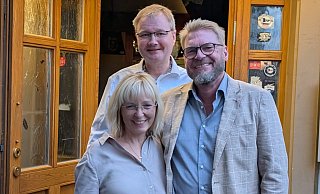 Peter Heepmann (rechts) mit seiner Frau Christina und seinem Wahlkampfmanager Volker Neuhöfer. - Gunter Held Peter Heepmann (rechts) mit seiner Frau Christina und seinem Wahlkampfmanager Volker Neuhöfer. - Gunter Held