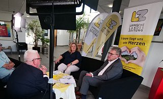 Martin Hostert (von links) und LZ-Chefredakteur Dirk Baldus fühlen Ilka Kottmann und Meinolf Haase auf den Zahn. - Jörg Hagemann