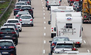 Autos stehen im Stau. - Mia Bucher/dpa/Symbolbild Autos stehen im Stau. - Mia Bucher/dpa/Symbolbild