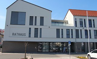 Neue Politiker werden die Arbeit im Rathaus mitbestimmen.  - Wolfgang Becker