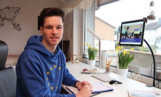 Tim Malte Krügler ist als Mitglied des europäischen Jugendparlaments ausgewählt worden und will sich bei der Sitzung in Zypern einbringen. Notfalls findet die Veranstaltung online statt. - Nadine Uphoff Tim Malte Krügler ist als Mitglied des europäischen Jugendparlaments ausgewählt worden und will sich bei der Sitzung in Zypern einbringen. Notfalls findet die Veranstaltung online statt. - Nadine Uphoff