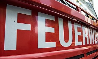 Ein Schornsteinbrand hat die Feuerwehr beschäftigt. - Symbolbild dpa