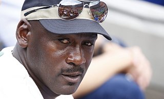 Auch Michael Jordan sprach der Familie des nach einem Poilizeieinsatz gestorbenen Afroamerikaners George Floyd sein Mitgefühl aus. - Foto: Andrew Gombert/EPA/dpa