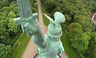 Das Hermannsdenkmal aus der Vogelperspektive. - Landesverband Lippe Das Hermannsdenkmal aus der Vogelperspektive. - Landesverband Lippe
