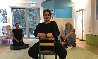 Pia Knetsch, Jennifer Pohlmann und Tina Härtl sitzen in der Großtagespflege bei POS Tuning. - Sven Kienscherf Pia Knetsch, Jennifer Pohlmann und Tina Härtl sitzen in der Großtagespflege bei POS Tuning. - Sven Kienscherf
