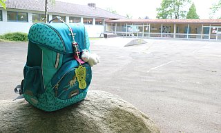 Hat die Grundschule Retzen eine Zukunft als Montessori-Schule? Diese Frage wird aktuell diskutiert. - Alexandra Schaller Hat die Grundschule Retzen eine Zukunft als Montessori-Schule? Diese Frage wird aktuell diskutiert. - Alexandra Schaller