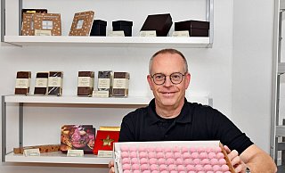 Kir-Royal-Trüffel sind immer noch beliebt. Doch immer mehr Kunden von Achim Deppermann wünschen Pralinen ohne Alkohol. Foto: Gunter Held - Gunter Held Kir-Royal-Trüffel sind immer noch beliebt. Doch immer mehr Kunden von Achim Deppermann wünschen Pralinen ohne Alkohol. Foto: Gunter Held - Gunter Held