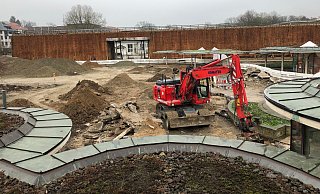 Nachdem in den vergangenen Jahren unter anderem viel Erde im Kurzentrum wie hier bei der Umgestaltung des „Roten Platzes" bewegt worden ist, sollen jetzt die Strukturen zwischen Stadt und Staatsbad neu geordnet worden. - Thomas Reineke Nachdem in den vergangenen Jahren unter anderem viel Erde im Kurzentrum wie hier bei der Umgestaltung des „Roten Platzes" bewegt worden ist, sollen jetzt die Strukturen zwischen Stadt und Staatsbad neu geordnet worden. - Thomas Reineke
