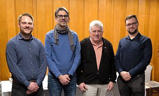 Der Vorstand wurde im Amt bestätigt: Zweiter Vorsitzender Patrick Stumpenhagen, Kassenwart Björn Semper, Schriftführer Hans Böhm, erster Vorsitzender Lukas Korf (von links). - Zukunft Extertal Der Vorstand wurde im Amt bestätigt: Zweiter Vorsitzender Patrick Stumpenhagen, Kassenwart Björn Semper, Schriftführer Hans Böhm, erster Vorsitzender Lukas Korf (von links). - Zukunft Extertal