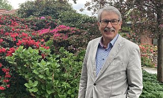 Gerd Töpper ist neuer Ortsbürgermeister von Hiddesen. Eine Aufgabe, die ihm viel Freude bereitet. - Cordula Gröne