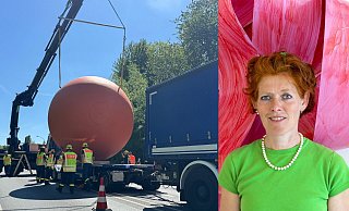 Künstlerin Gabriele Staarmann hat die orangefarbene Kugel in Detmold entworfen. - Michael Abromeit/Gabriele Staarmann/Feuerwehr Detmold Künstlerin Gabriele Staarmann hat die orangefarbene Kugel in Detmold entworfen. - Michael Abromeit/Gabriele Staarmann/Feuerwehr Detmold