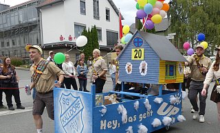 Der bunte Festumzug beim Heimatfest Hohenhausen 2025. - Rudi Rudolph