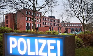 Im Polizeidienstgebäude Detmold in der Bielefelder Straße 90 finden ab Mittwoch, 12. Oktober, Baumaßnahmen im Bereich der Wache statt. Der Besucherverkehr ist eingeschränkt. - Vera Gerstenndorf-Welle