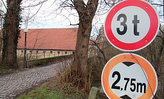 Das Schäfertor ist der südliche Zugang zum Schloss Brake - hier geht's über die Bega. - Till Brand