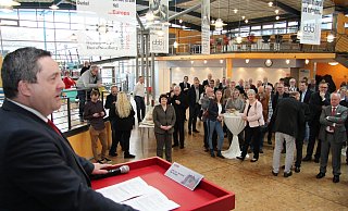 Einen Ausblick auf die kommenden Herausforderungen der Politik im Kreis servierte Landrat Dr. Axel Lehmann beim SPD-Jahresempfang. - Marianne Schwarzer(LZ)