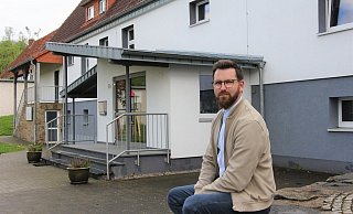 Der Sozialpädagoge Sören Langkrär ist nun seit genau fünf Jahren im Schwalenberger Jugendzentrum "Church" tätig. Er ist hier angekommen und fühlt sich wohl. - Freya Köhring