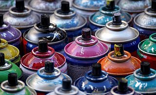 Unbekannte haben in Lemgo das Büro von CDU und FDP beschmiert. - Symbolfoto: Pixabay/Susanne Jutzeler Unbekannte haben in Lemgo das Büro von CDU und FDP beschmiert. - Symbolfoto: Pixabay/Susanne Jutzeler