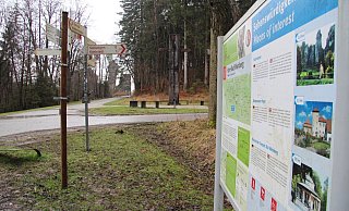 Ran an die Sehenswürdigkeiten: Ein Wohnmobilhafen nahe an den Externsteinen - hier der Blick vom Wanderkreuz aus - wäre sicher attraktiv für Wohnmobilisten. - Dieter Asbrock