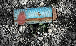 Unbekannte haben eine Wand der Hauptschule in Heidenoldendorf mit Farbe beschmiert. - Symbolbild: Pixabay