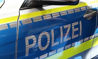 Due Polizei musste den aggressiven Mann festnehmen. - Feya Köhring Due Polizei musste den aggressiven Mann festnehmen. - Feya Köhring