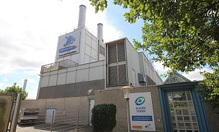 Das Heizkraftwerk West an der Ecke Isringhausen-Ring und Liemer Weg: Hier produzieren die Stadtwerke aus Erdgas Strom und Fernwärme. Wenn auf reine Wärmeproduktion umgestellt würde, könnte Gas gespart werden, sagt Geschäftsführer Arnd Oberscheven. - Jens Rademacher