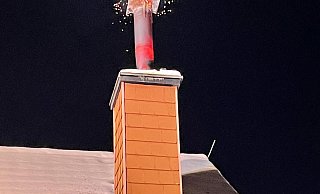 Zwei Schornsteinbrände beschäftigten die Feuerwehr in Horn-Bad Meinberg am Freitagabend. - Feuerwehr Horn-Bad Meinberg