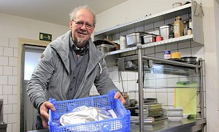 Heinrich Oberjasper hat in der Pandemie seinen Betrieb umgekrempelt. Er verkauft seine Gerichte außer Haus. Darunter sind auch Waffeln. Einiges von dem will er auch nach dem Lockdown im Hotel Waldesruh beibehalten – denn es läuft gut. - Astrid Sewing(LZ)