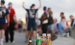 Die Stadt Palma hat vor dem Beginn der neuen Urlaubssaison auf Mallorca ein neues Sicherheitskonzept für den Ballermann vorgestellt. (Archivbild) - Clara Margais/dpa Die Stadt Palma hat vor dem Beginn der neuen Urlaubssaison auf Mallorca ein neues Sicherheitskonzept für den Ballermann vorgestellt. (Archivbild) - Clara Margais/dpa