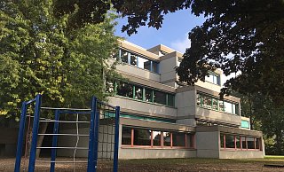Die abgestufte Außenansicht der Realschule Lemgo. - Till Brand Die abgestufte Außenansicht der Realschule Lemgo. - Till Brand