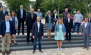 Die Kandidaten: (von links) Lars Brakhage, Mario Radtke, Birgit Tornau, Gerrit Jürgensmeier, Christian Olschewski, Borris Ortmeier, Nils Läger, Caroline Reil, Kristina Hanke Longjaloux, Stephanie Kolodziejczyk, Wilfried Düwel, Sven Logermann, Daniel Düwel, Jens Gnisa, Philipp Niemeyer; abwesend: Jobst-Dieter Rodewald-Tölle, Bernd Sölter, Nikolaus Engelhardt. - CDU Barntrup Die Kandidaten: (von links) Lars Brakhage, Mario Radtke, Birgit Tornau, Gerrit Jürgensmeier, Christian Olschewski, Borris Ortmeier, Nils Läger, Caroline Reil, Kristina Hanke Longjaloux, Stephanie Kolodziejczyk, Wilfried Düwel, Sven Logermann, Daniel Düwel, Jens Gnisa, Philipp Niemeyer; abwesend: Jobst-Dieter Rodewald-Tölle, Bernd Sölter, Nikolaus Engelhardt. - CDU Barntrup