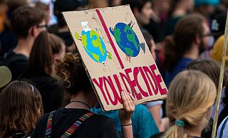 Wer das Klima schützen und die Erde retten will, muss vor allen Dingen weniger CO2 produzieren. - Pixabay Wer das Klima schützen und die Erde retten will, muss vor allen Dingen weniger CO2 produzieren. - Pixabay
