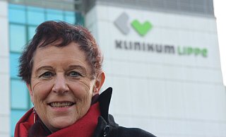 Dr. Christine Fuchs findet klare Worte. Sie verknüpft ihr eigenes berufliches Schicksal mit dem von dem des Hauptgeschäftsführers des Klinikums, Dr. Johannes Hütte. - Martin Hostert(LZ)