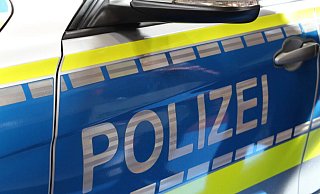 Die Polizei sucht Zeugen, die Hinweise zum Unfallhergang geben können. - Janet König