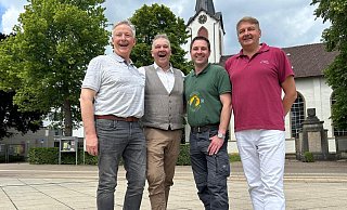 Wollen sich für die Interessen der Leopoldshöher Bürger einsetzen: Matthias Bock (v.l.), Ulrich Meier zu Evenhausen, Sven Meier zu Evenhausen, Martin Betge. Foto: Anna-Lena Hinder - Anna-Lena Hinder