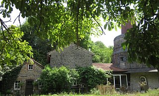 Idyllisch gelegen wird das Industriedenkmal in Rentorf nach aufwendigen Umbauten heute als Wohnraum genutzt. - Rudolf Fiedler