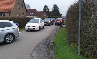 Seit die Ahmser Straße gesperrt ist, herrscht täglich Verkehrschaos in der Siedlung „Auf dem Sepp". - Marco Thias Seit die Ahmser Straße gesperrt ist, herrscht täglich Verkehrschaos in der Siedlung „Auf dem Sepp". - Marco Thias