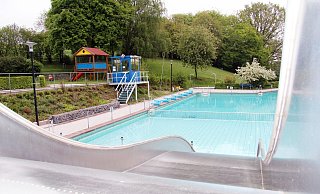 Die Rutsche im Kalletaler Freibad am Römerweg in Hohenhausen. - Alexandra Strathmann