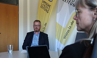 Friso Veldink (CDU) will Bürgermeister von Dörentrup werden. Ebenso wie Michaela Lehnert (parteilos, rechts). Die LZ hat beide zum gegenseitigen Interview eingeladen. - Seda Hagemann