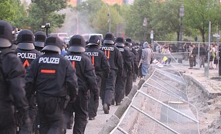 Polizeieinsatz in der Bundeshauptstadt. Die Diskussionen um das neue Berliner Antidiskriminierungsgesetz gehen weiter (Archiv- und Symbolfoto). - Foto: picture alliance / dpa