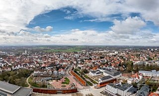 Bürgermeister Dirk Tolkemitt spricht im Interview über Fehlerkultur, steigende Schulden der Stadt und darüber, dass er ungern einen Schritt zurück macht. Er will Staatsbad und Stadtverwaltung verzahnen und glaubt an das touristische Potenzial der Ortsteile. - Torben Gocke Bürgermeister Dirk Tolkemitt spricht im Interview über Fehlerkultur, steigende Schulden der Stadt und darüber, dass er ungern einen Schritt zurück macht. Er will Staatsbad und Stadtverwaltung verzahnen und glaubt an das touristische Potenzial der Ortsteile. - Torben Gocke